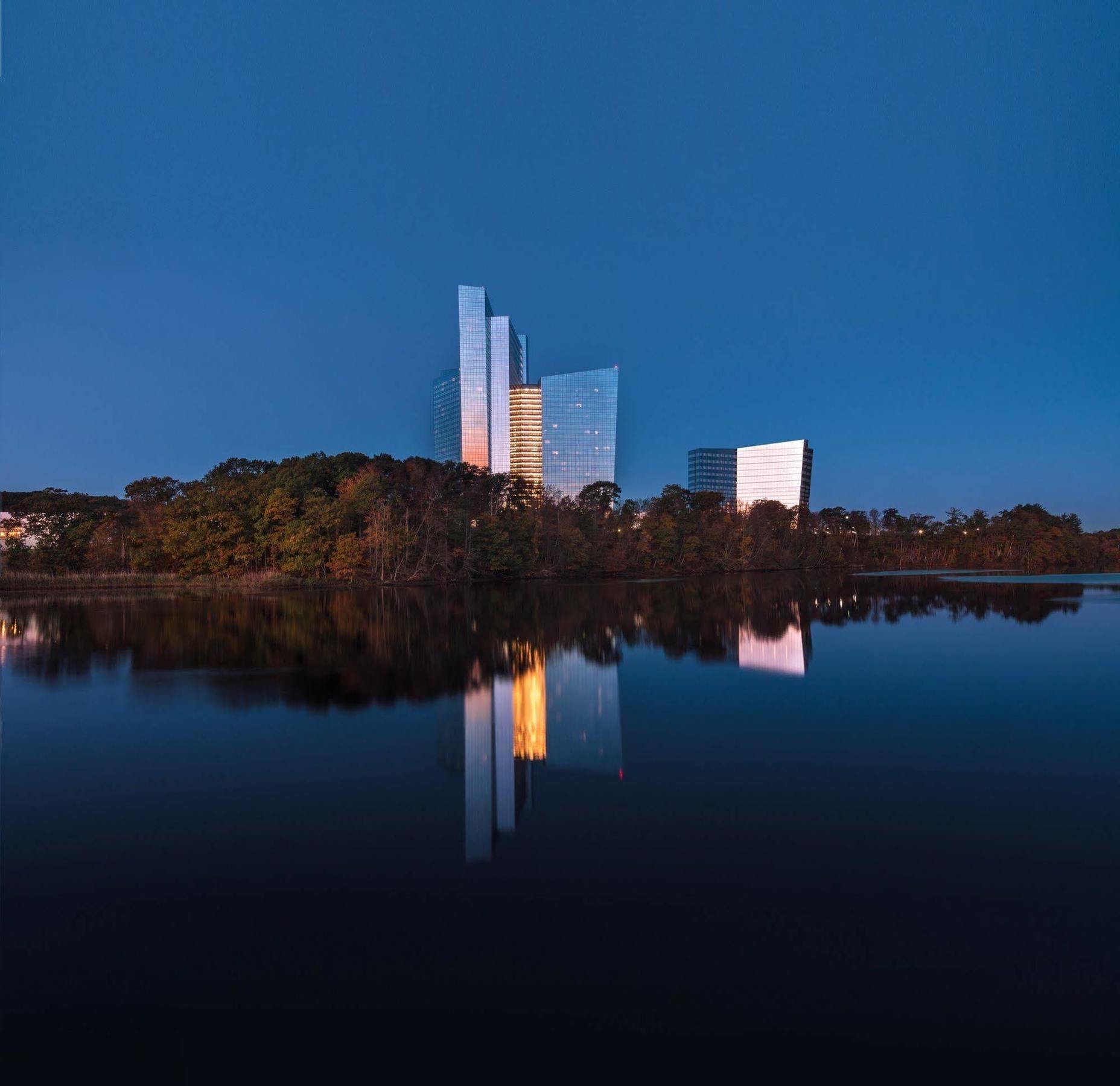 Mohegan Sun 4*